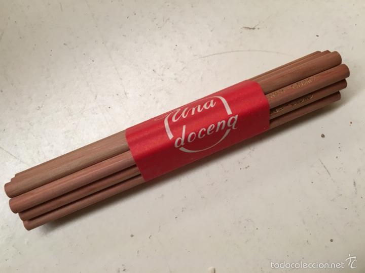 Escriban&iacute;a: PACK DE 12 LAPICES CEDRO A&Ntilde;OS 70 - Foto 2