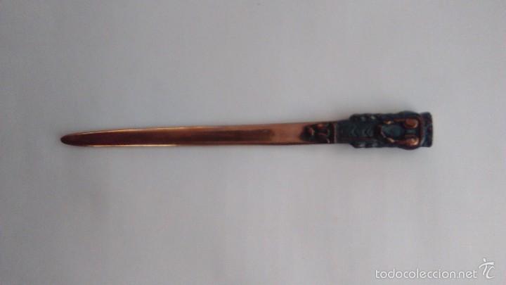 Escriban&iacute;a: Abrecartas de bronce firmado - Foto 4