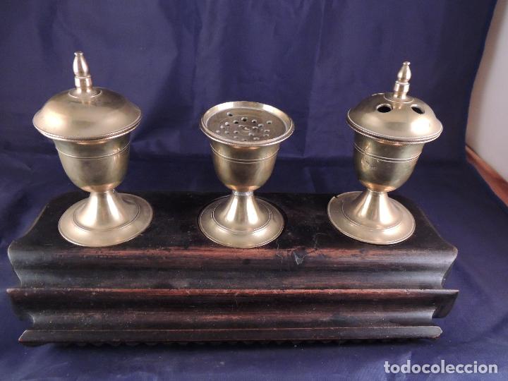 Escriban&iacute;a: ESCRIBANIA DE MADERA EBANIZADA CON VASOS DE BRONCE S. XIX - Foto 2