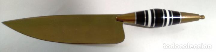 Escriban&iacute;a: ABRECARTAS CON SOPORTE DE MADERA - 19 CM - Foto 3