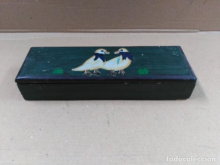 Escriban&iacute;a: PLUMIER EN MADERA PINTADA A MANO - Foto 1