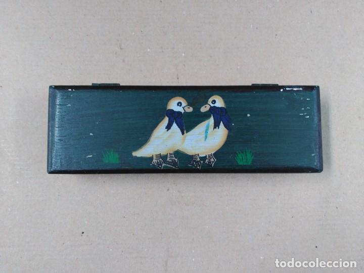 Escriban&iacute;a: PLUMIER EN MADERA PINTADA A MANO - Foto 2