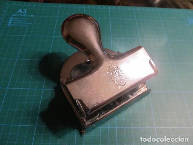 Escriban&iacute;a: TALADRADORA PERFORADORA DE PAPEL EL CASCO EIBAR ESPA&Ntilde;A - Foto 1