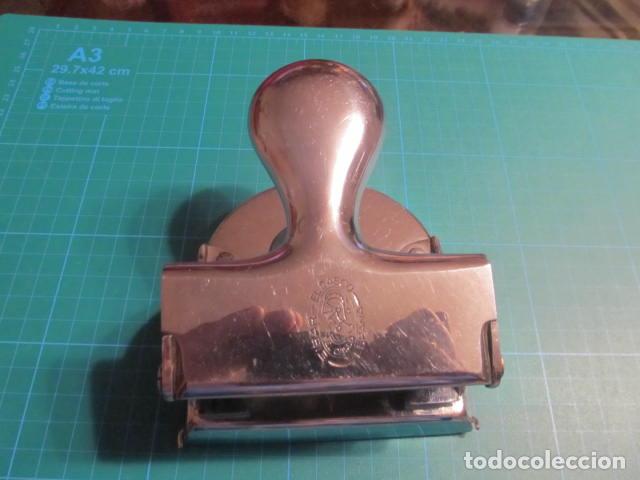 Escriban&iacute;a: TALADRADORA PERFORADORA DE PAPEL EL CASCO EIBAR ESPA&Ntilde;A - Foto 3