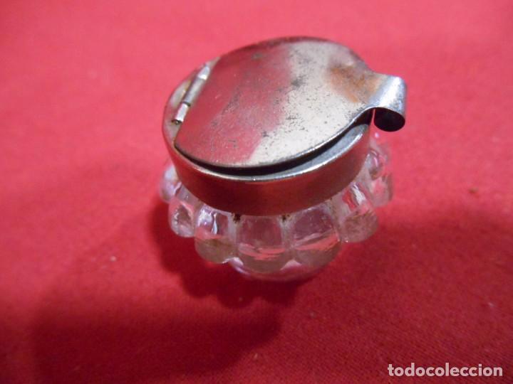 Escriban&iacute;a: ANTIGUO TINTERO DE CRISTAL Y METAL CROMADO - Foto 4