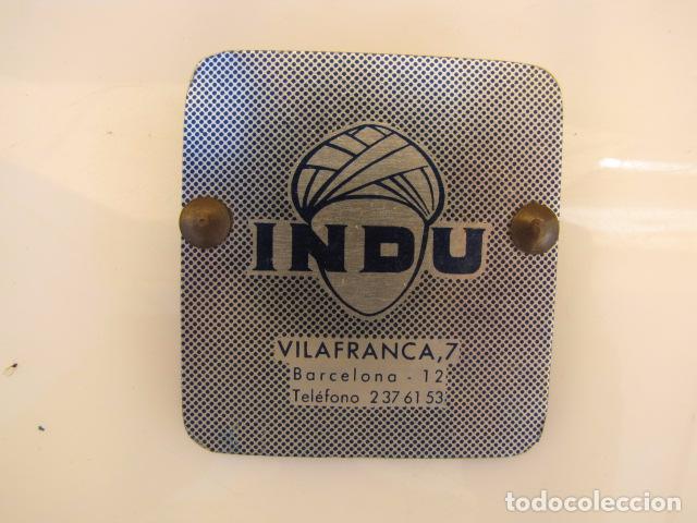 Escriban&iacute;a: Pinza papel. INDU. Barcelona - Foto 1