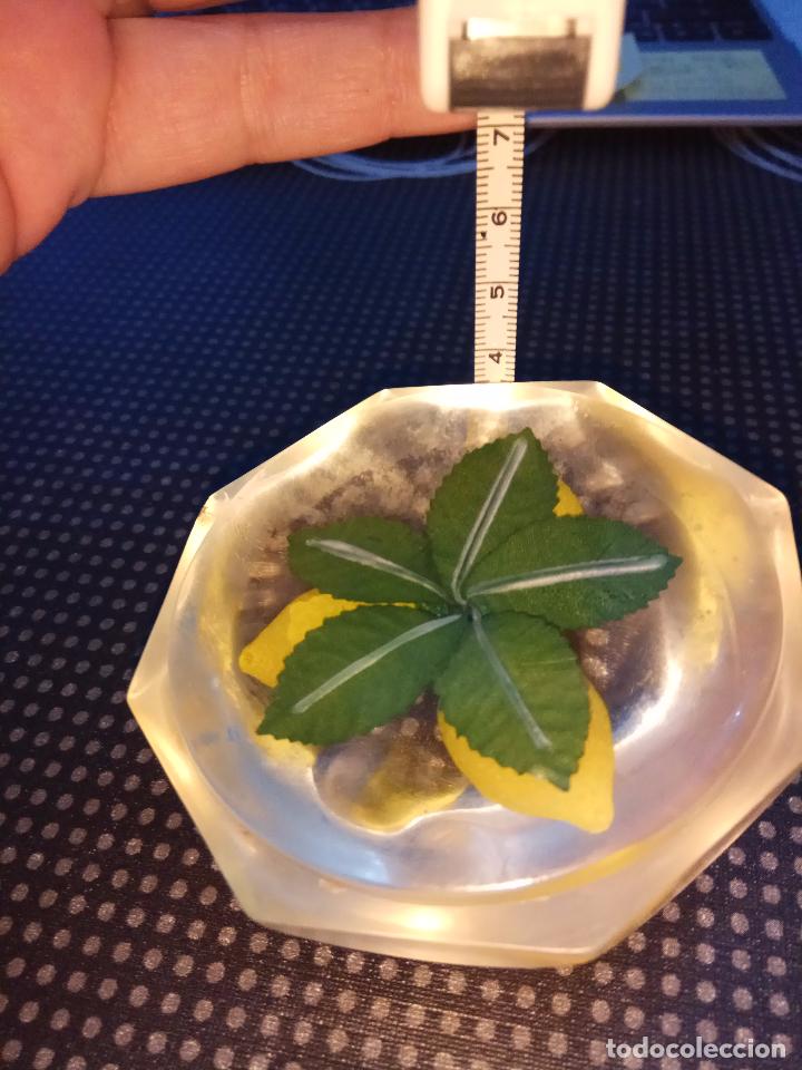 Escriban&iacute;a: ANTIGUO PISAPAPELES DE METACRILATO CON LIMONES - Foto 7