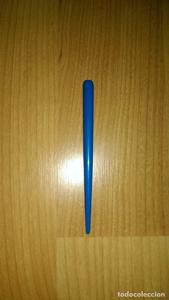 Escriban&iacute;a: ANTIGUO PORTAPLUMILLAS DE PL&Aacute;STICO AZUL - Foto 1