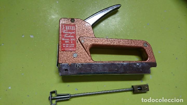 Escriban&iacute;a: GRAPADORA REXEL TRIUMPH, MADE IN ENGLAND - Foto 1