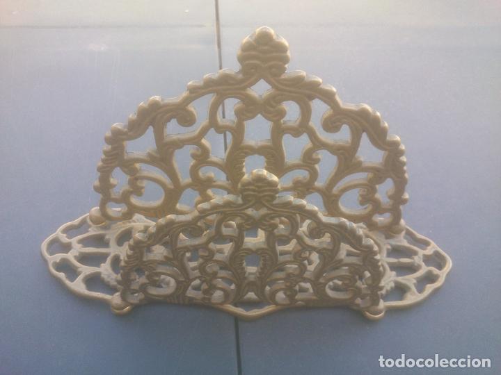 Escriban&iacute;a: reposacartas en bronce - Foto 1
