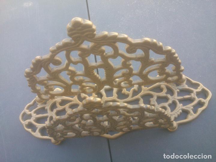 Escriban&iacute;a: reposacartas en bronce - Foto 2