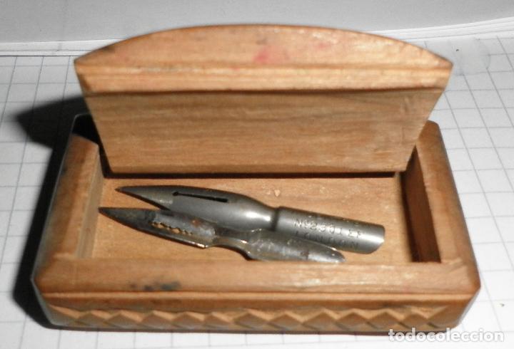 Escriban&iacute;a: caja de madera grabada a mano para plumines - Foto 3