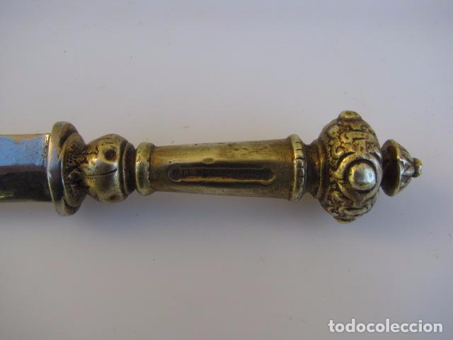 Escriban&iacute;a: Abrecartas en bronce y cromado - Foto 3