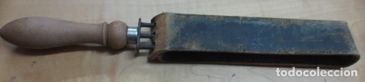 Escriban&iacute;a: AFILADOR NAVAJAS ANTIGUO - Foto 1