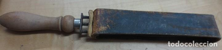 Escriban&iacute;a: AFILADOR NAVAJAS ANTIGUO - Foto 2