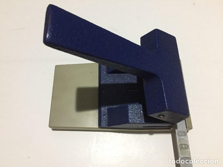 Escriban&iacute;a: TALADRADORA PARA PAPEL DE SOBREMESA - Foto 2