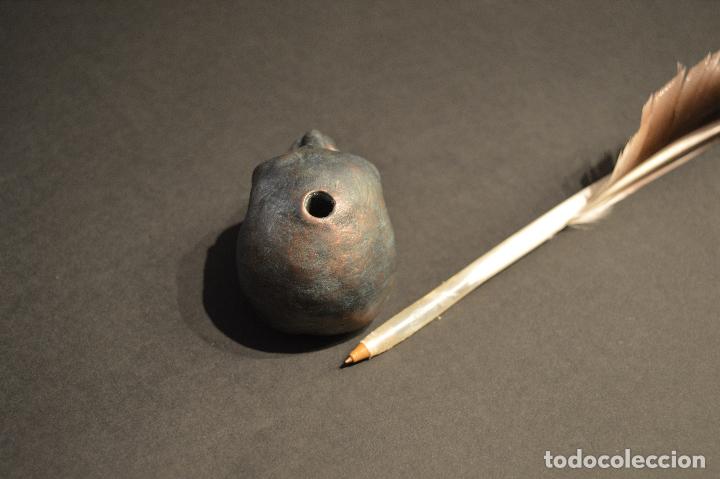 Escriban&iacute;a: ORIGINAL PLUMA DE ESCRITORIO CON BASE TINTERO CALAVERA - Foto 11