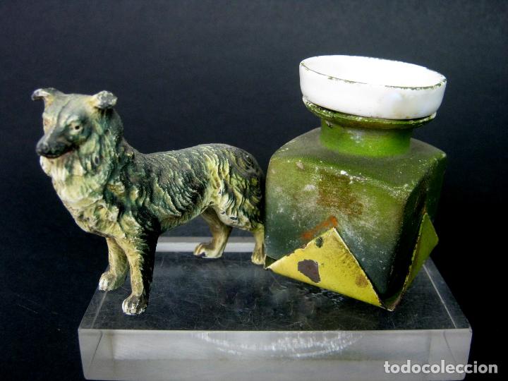 Escriban&iacute;a: 1900 - Antiguo perro con tintero - metal policromado - Foto 1