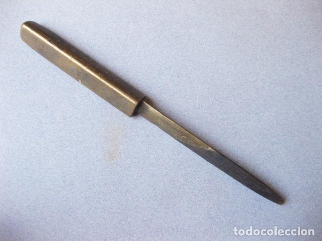 Escriban&iacute;a: ABRECARTAS DE BRONCE O LAT&Oacute;N MACIZO - Foto 1
