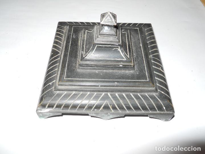Escriban&iacute;a: antiguo tintero met&aacute;lico y cristal - Foto 1
