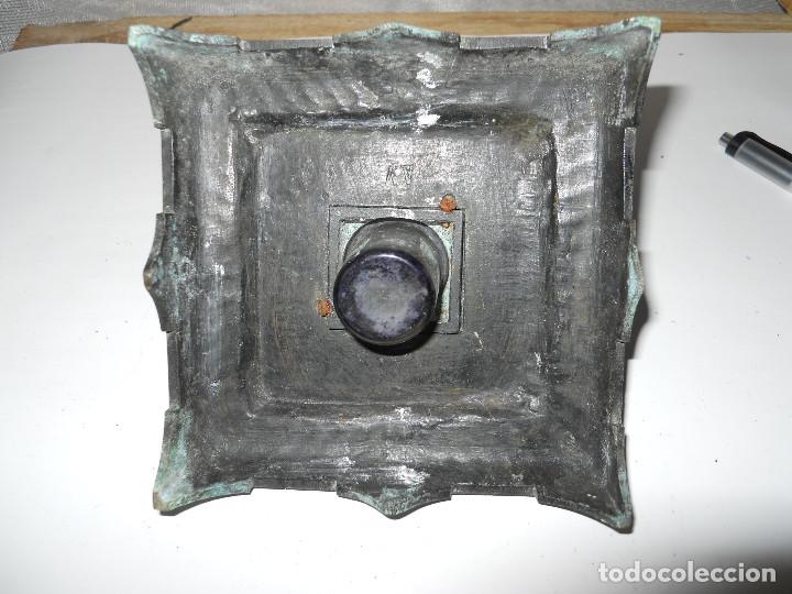 Escriban&iacute;a: antiguo tintero met&aacute;lico y cristal - Foto 4