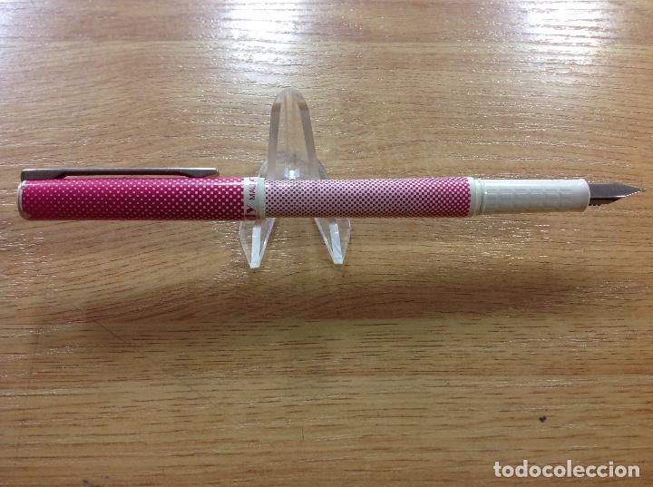 Escriban&iacute;a: PLUMA DE PL&Aacute;STICO ROSA - Foto 1