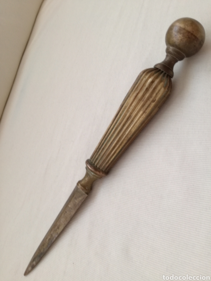 Escriban&iacute;a: Antiguo Abrecartas Bronce. - Foto 3