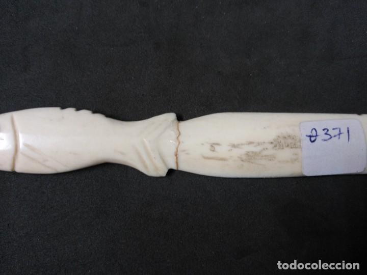 Escriban&iacute;a: ABRECARTAS DE MARFIL CON FORMA DE PEZ - Foto 3