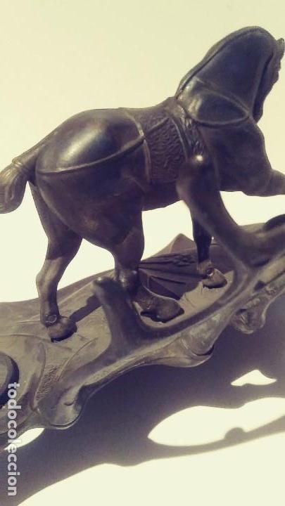 Escriban&iacute;a: Escribania de bronce con caballo ensillado - Foto 3