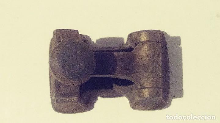 Escriban&iacute;a: antiguo sello seco de hierro - Foto 5