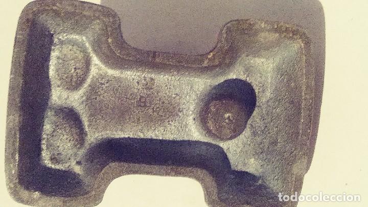 Escriban&iacute;a: antiguo sello seco de hierro - Foto 7