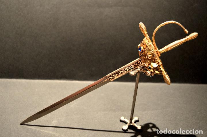 Escriban&iacute;a: ABRECARTAS ESPADA DAGA DE DEDO TOLEDO 24CM - Foto 3