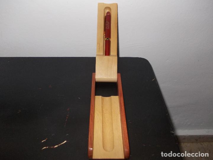 Escriban&iacute;a: boligrafo en cajita de madera - Foto 3