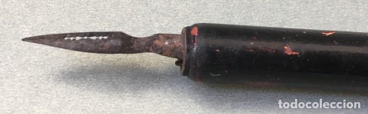 Escriban&iacute;a: ANTIGUA PLUMA DE MADERA, CON PLUMILLA. - Foto 2