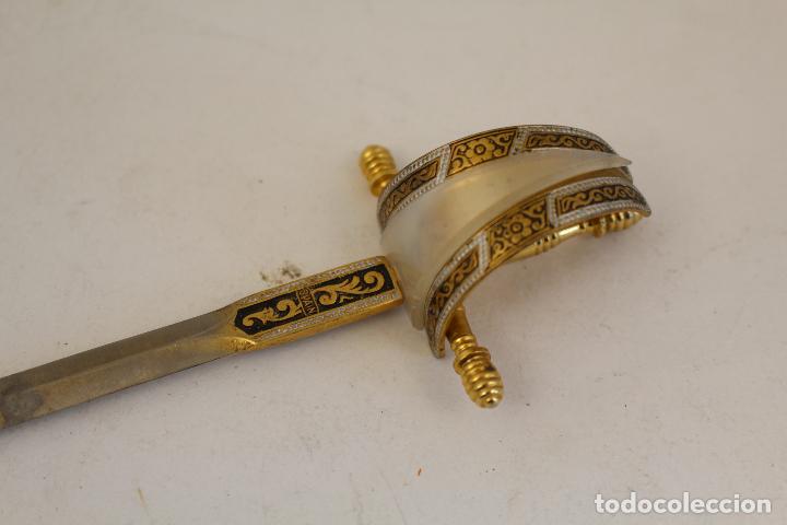 Escriban&iacute;a: abrecartas espada damasquinado toledo - Foto 5
