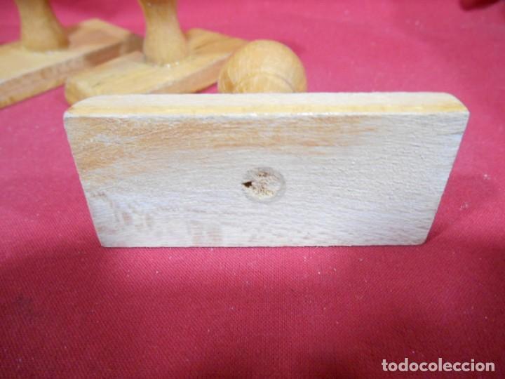 Escriban&iacute;a: LOTE DE 4 TAMPONES DE MADERA SIN ESTRENAR - Foto 2