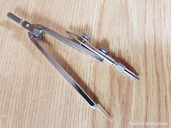 Escriban&iacute;a: Comp&aacute;s muy antiguo - Foto 1