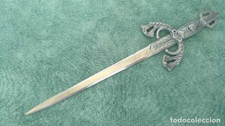 Escriban&iacute;a: ESPADA ABRECARTAS CON EL ESCUDO DE ARMAS DE CASTILLA - Foto 2
