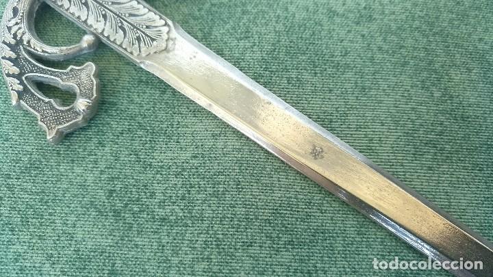 Escriban&iacute;a: ESPADA ABRECARTAS CON EL ESCUDO DE ARMAS DE CASTILLA - Foto 4