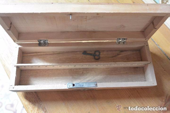 Escriban&iacute;a: PLUMIER DE MADERA NI&Ntilde;A EN MONTA&Ntilde;A - Foto 2