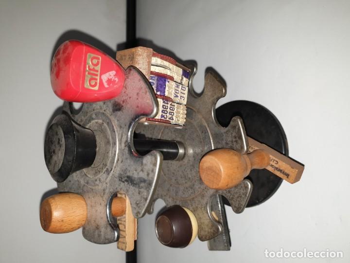 Escriban&iacute;a: PORTATAMPONES GIRATORIO CON SELLOS - Foto 2