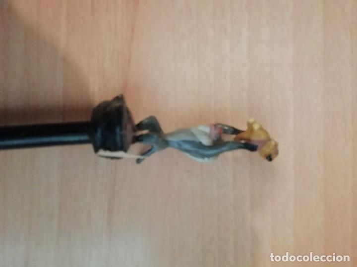 Escriban&iacute;a: lapicero con figura rey leon  sin usar - Foto 2
