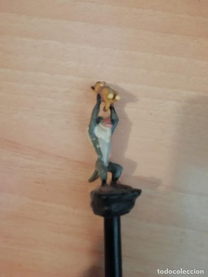 Escriban&iacute;a: lapicero con figura rey leon  sin usar - Foto 3