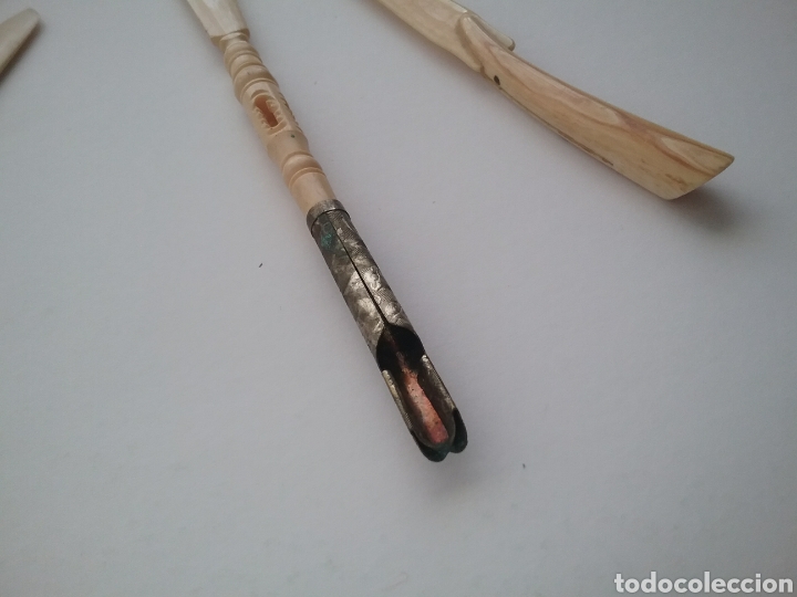 Escriban&iacute;a: Lote de 4 abrecartas en hueso. - Foto 2