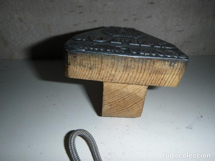 Escriban&iacute;a: ANTIGUO SELLO TAMP&Ograve;N CON PU&Ntilde;O DE MADERA - Foto 3