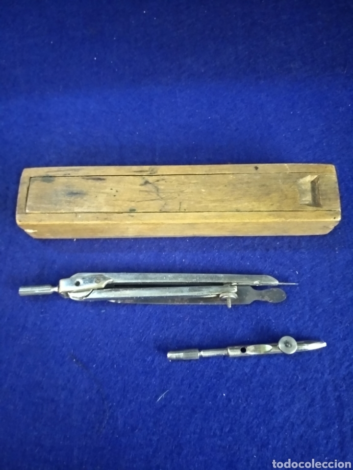 Escriban&iacute;a: Comp&aacute;s con estuche de madera - Foto 1