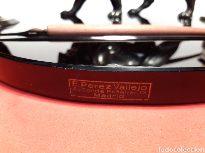 Escriban&iacute;a: Gran escribania de marmolina y leon de bronce. - Foto 5