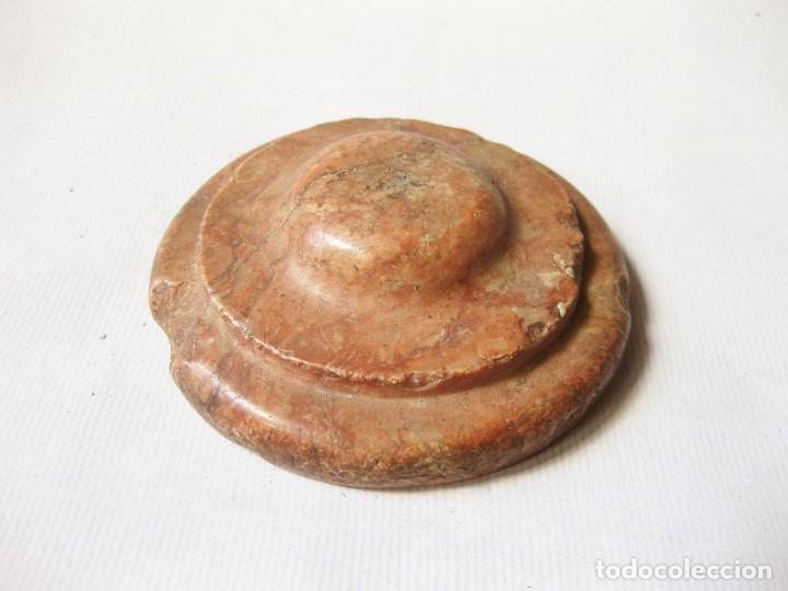 Escriban&iacute;a: Pisapapeles antiguo en marmol jaspeado. - Foto 1