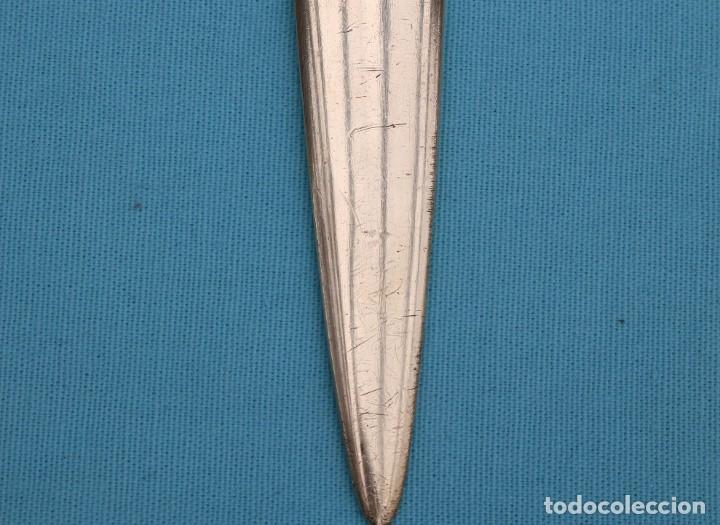 Escriban&iacute;a: Abrecartas de lat&oacute;n art deco. - Foto 6