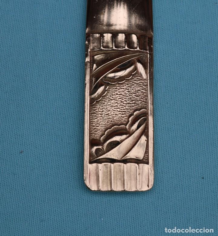 Escriban&iacute;a: Abrecartas de lat&oacute;n art deco. - Foto 4
